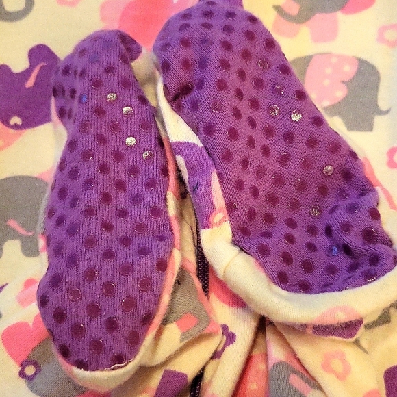 Snug fitting zip up sleeper/footie with elephant print - Picture 4 of 4